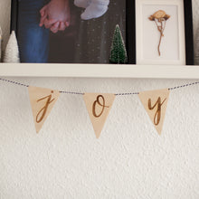 Lade das Bild in den Galerie-Viewer, *joyful* Wimpel-Girlande