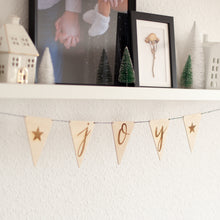 Lade das Bild in den Galerie-Viewer, *joyful* Wimpel-Girlande