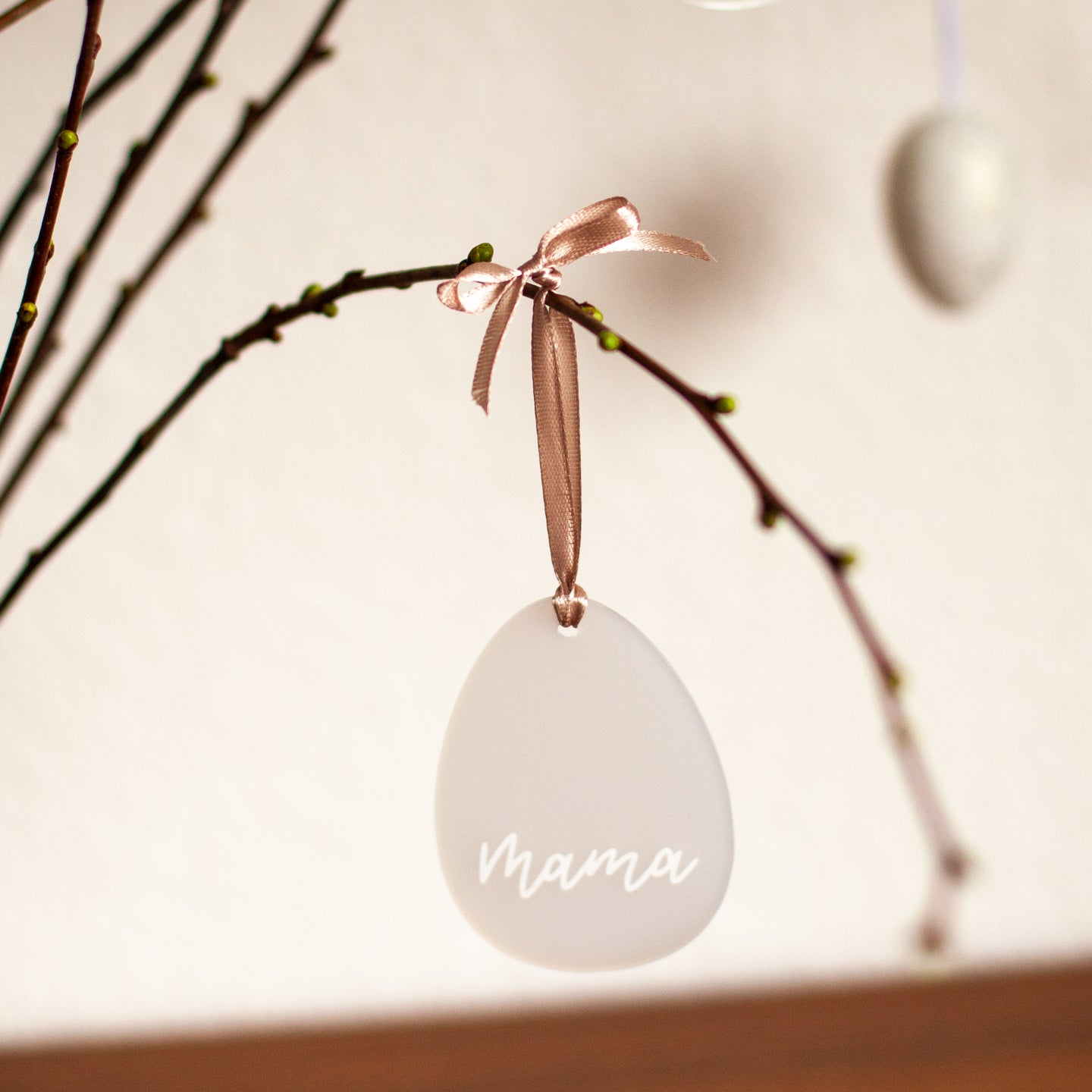 Personalisierte Osterei-Anhänger aus Acrylglas