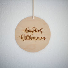 Lade das Bild in den Galerie-Viewer, Holzschild - Herzlich Willkommen

